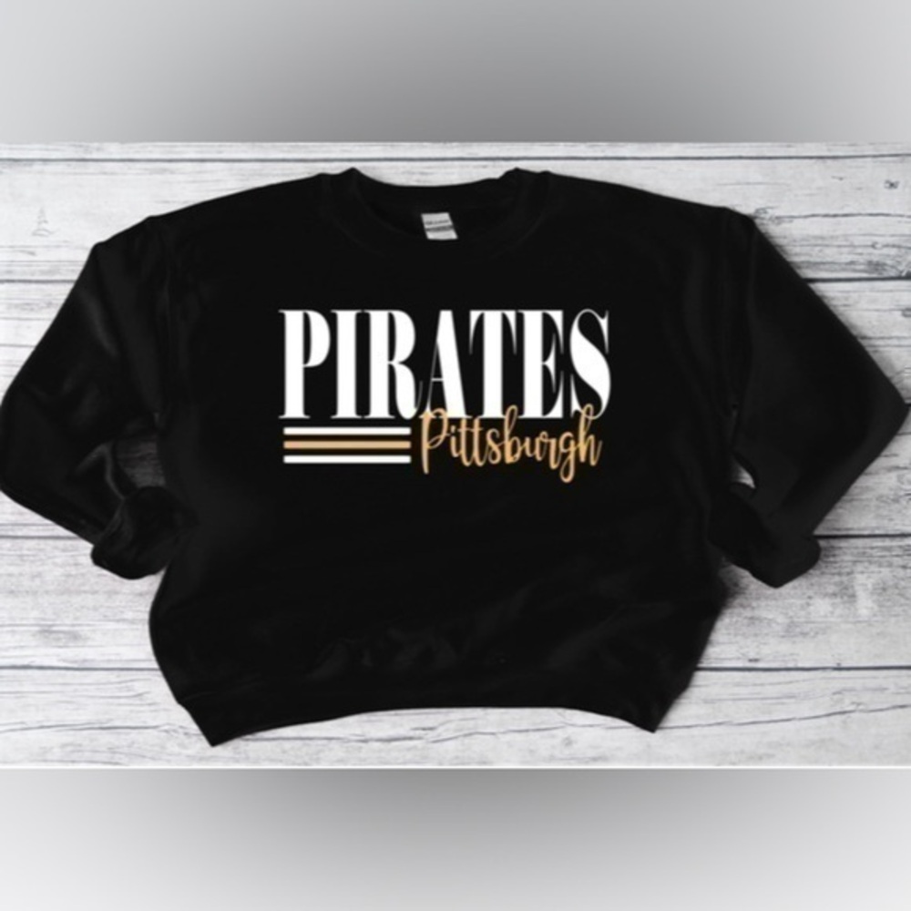 Pirates Striped Crewneck- black